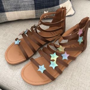 Girls’ Sandals With Stars